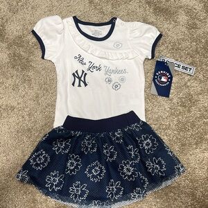 NWT: Yankees outfit